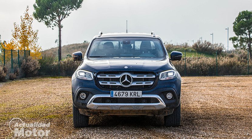 Front of the Mercedes Class X